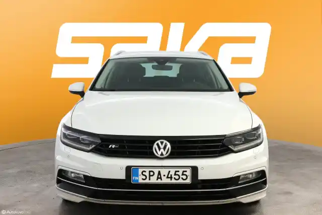 Valkoinen Farmari, Volkswagen Passat – SPA-455