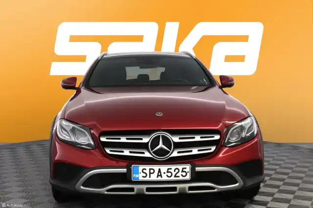 Punainen Farmari, Mercedes-Benz E – SPA-525