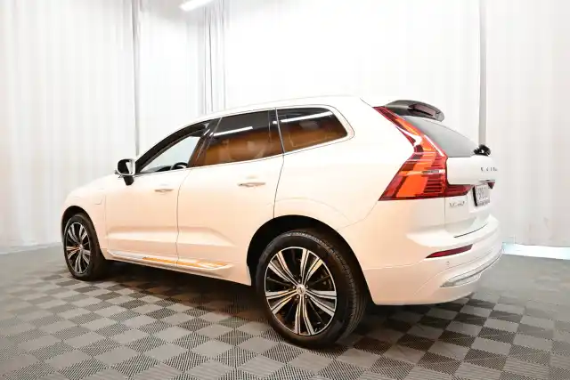 Valkoinen Maastoauto, Volvo XC60 – SPB-331