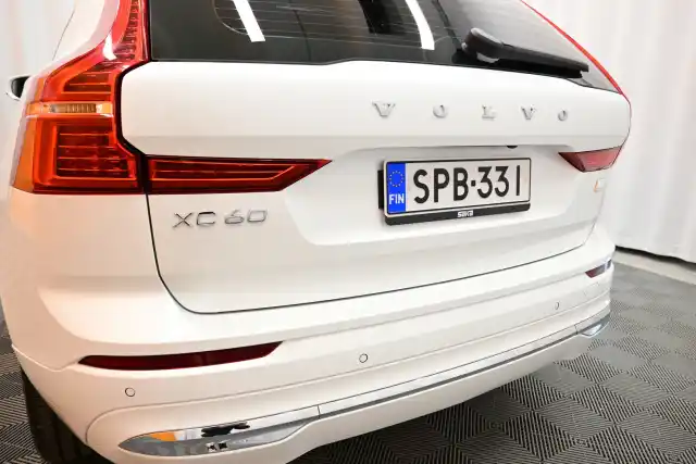 Valkoinen Maastoauto, Volvo XC60 – SPB-331