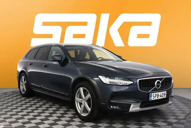 Sininen Farmari, Volvo V90 Cross Country – SPB-409