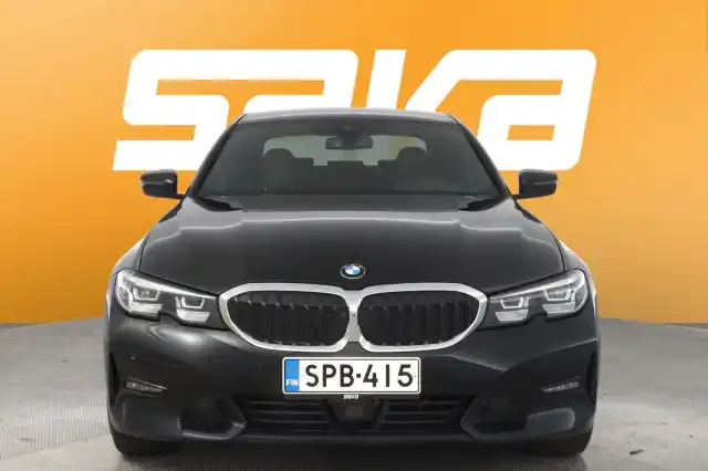 Musta Sedan, BMW 330 – SPB-415