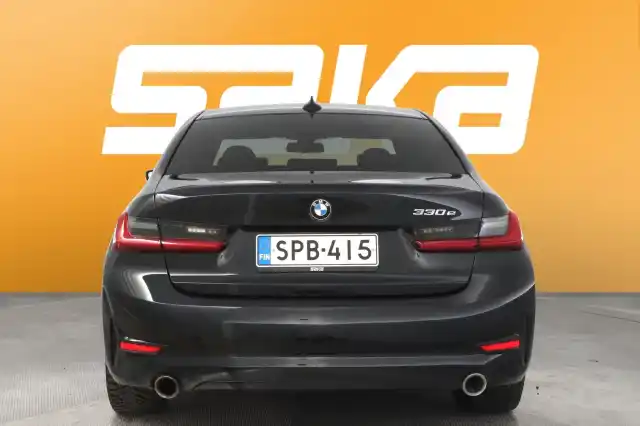 Musta Sedan, BMW 330 – SPB-415