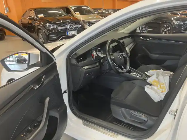 Valkoinen Farmari, Skoda Octavia – SPC-542