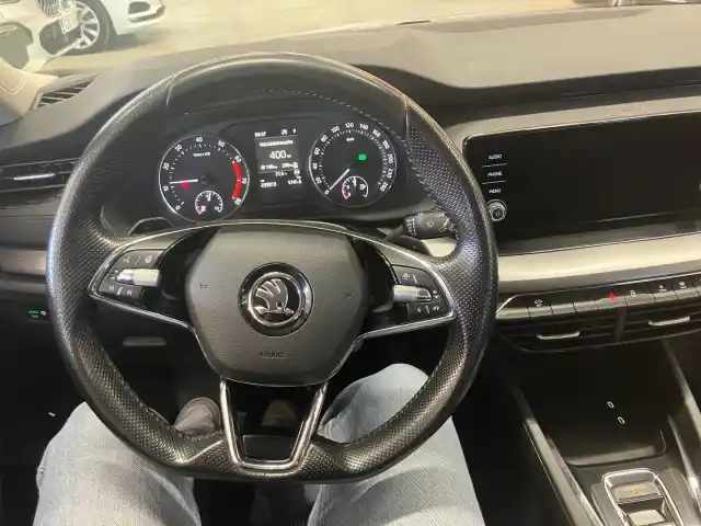 Valkoinen Farmari, Skoda Octavia – SPC-542