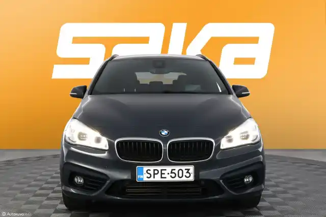 Harmaa Tila-auto, BMW 225 – SPE-503