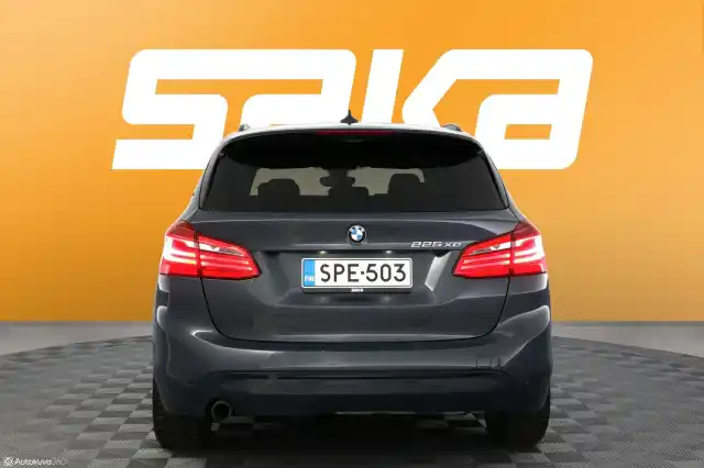 Harmaa Tila-auto, BMW 225 – SPE-503