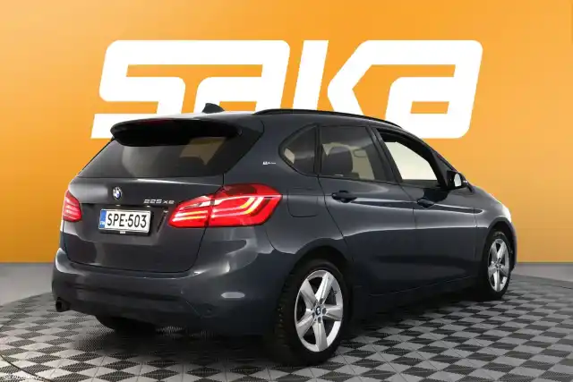 Harmaa Tila-auto, BMW 225 – SPE-503