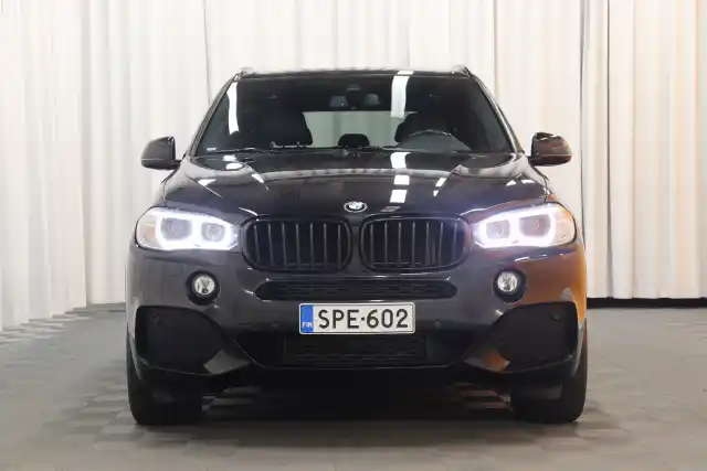 Musta Maastoauto, BMW X5 – SPE-602