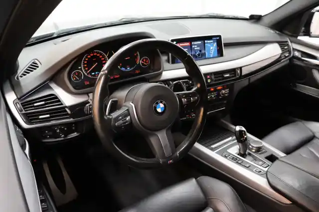 Musta Maastoauto, BMW X5 – SPE-602