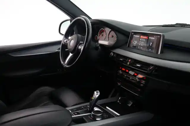 Musta Maastoauto, BMW X5 – SPE-602