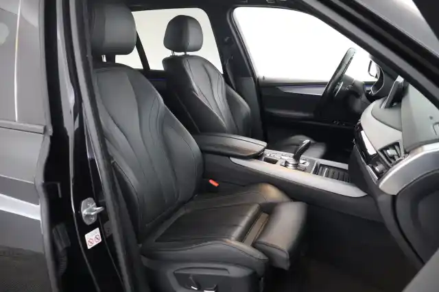 Musta Maastoauto, BMW X5 – SPE-602