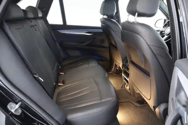 Musta Maastoauto, BMW X5 – SPE-602