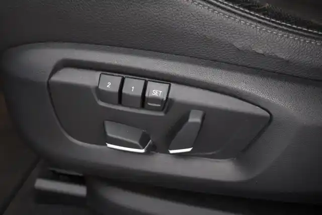 Musta Maastoauto, BMW X5 – SPE-602