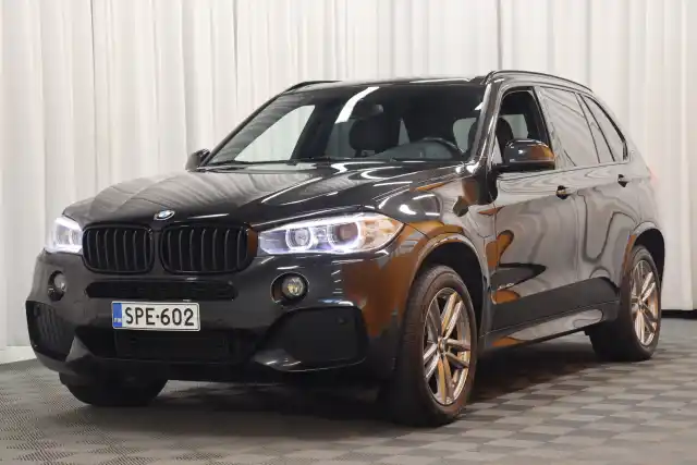 Musta Maastoauto, BMW X5 – SPE-602