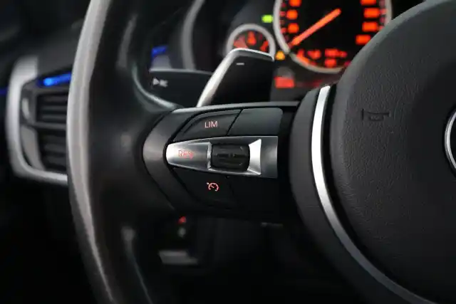 Musta Maastoauto, BMW X5 – SPE-602
