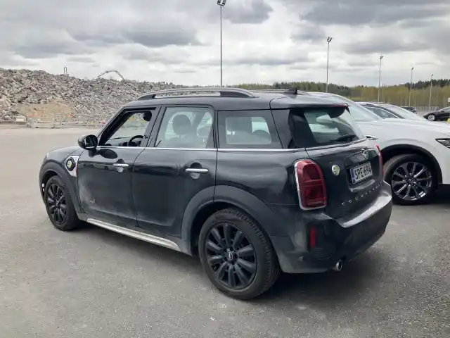 Musta Maastoauto, Mini Countryman – SPE-694