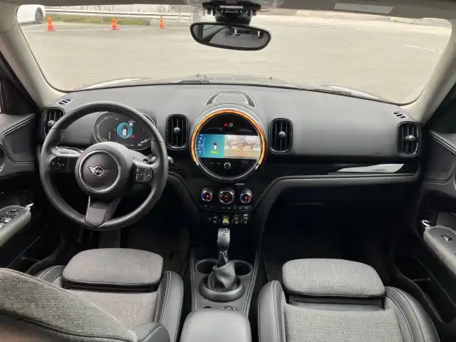 Musta Maastoauto, Mini Countryman – SPE-694
