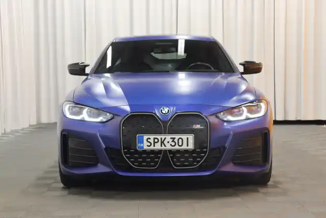 Sininen Sedan, BMW I4 M50 – SPK-301