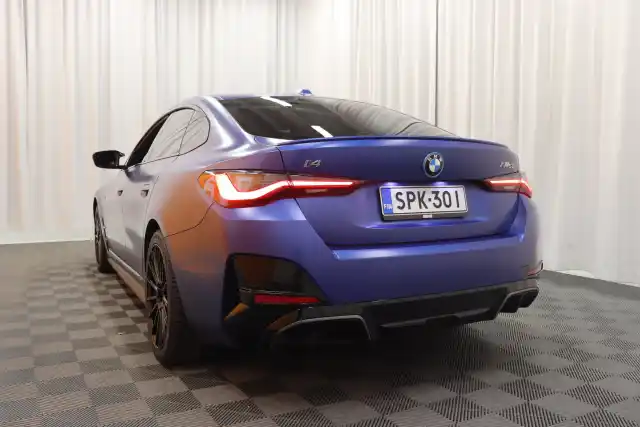 Sininen Sedan, BMW I4 M50 – SPK-301