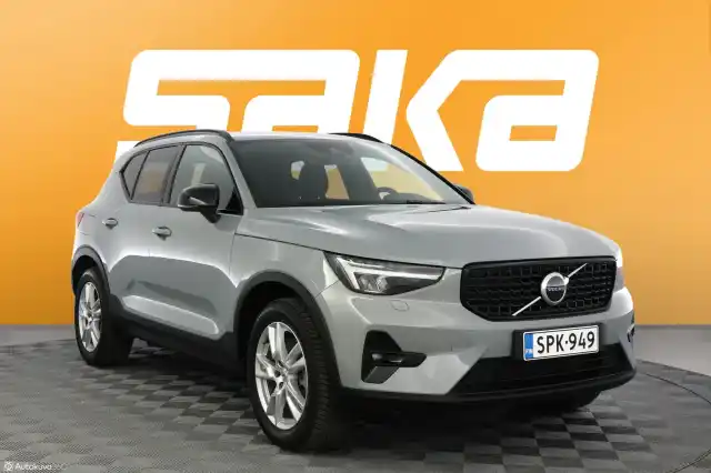 Harmaa Maastoauto, Volvo XC40 – SPK-949