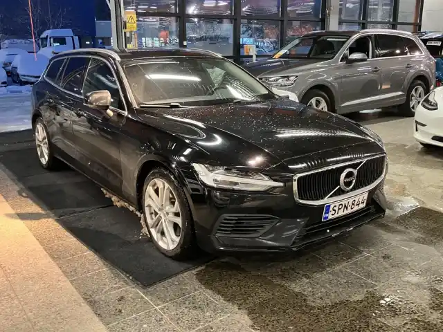 Musta Farmari, Volvo V60 – SPN-844