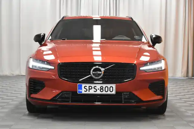 Punainen Farmari, Volvo V60 – SPS-800