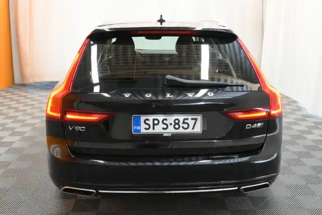 Musta Farmari, Volvo V90 – SPS-857