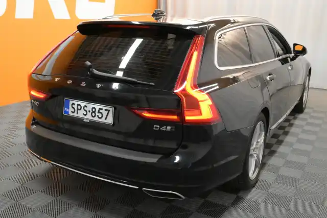 Musta Farmari, Volvo V90 – SPS-857