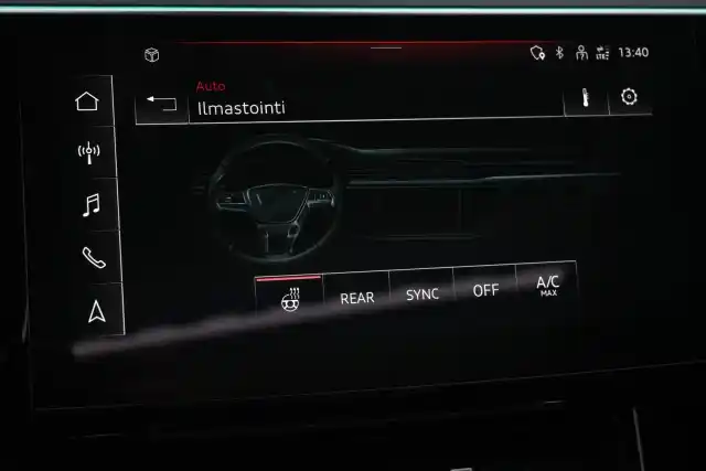 Harmaa Maastoauto, Audi e-tron – SPT-666