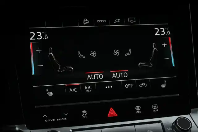 Harmaa Maastoauto, Audi e-tron – SPT-666