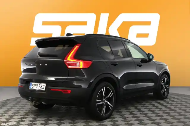 Musta Maastoauto, Volvo XC40 – SPU-782