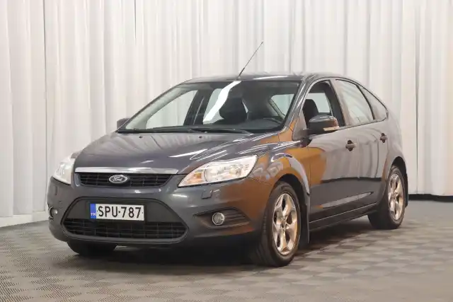 Harmaa Viistoperä, Ford Focus – SPU-787