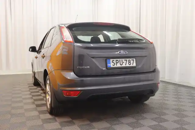 Harmaa Viistoperä, Ford Focus – SPU-787