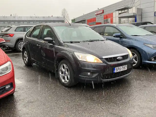 Harmaa Viistoperä, Ford Focus – SPU-787