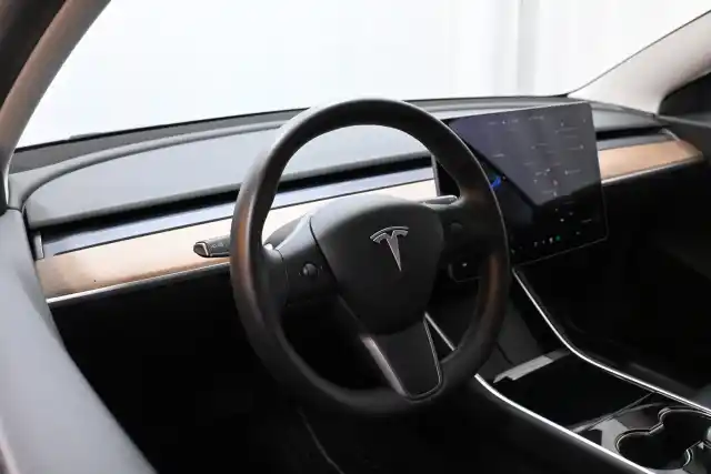 Sininen Viistoperä, Tesla Model 3 – SPV-606