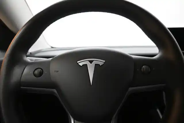 Sininen Viistoperä, Tesla Model 3 – SPV-606