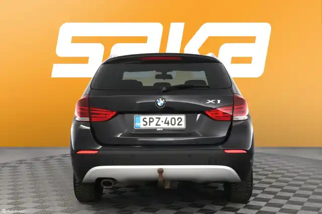 Musta Maastoauto, BMW X1 – SPZ-402