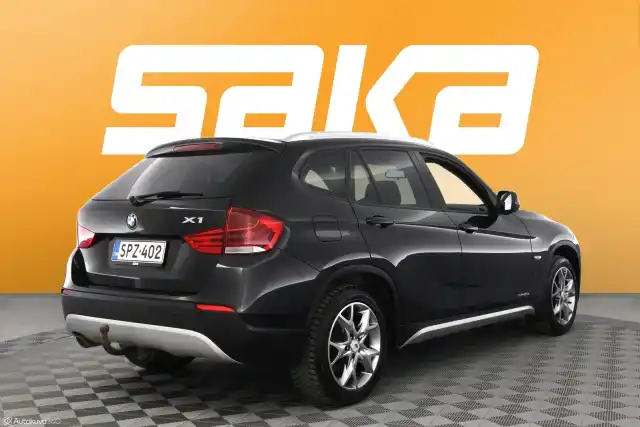 Musta Maastoauto, BMW X1 – SPZ-402