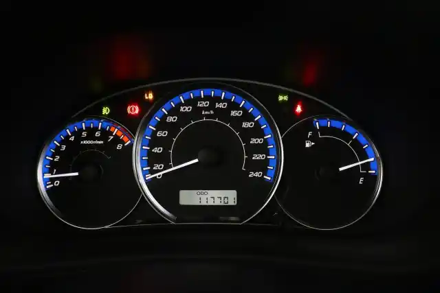 Harmaa Maastoauto, Subaru Forester – SPZ-414