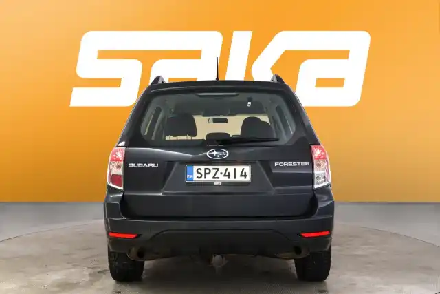 Harmaa Maastoauto, Subaru Forester – SPZ-414