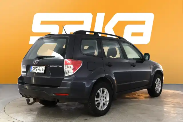 Harmaa Maastoauto, Subaru Forester – SPZ-414