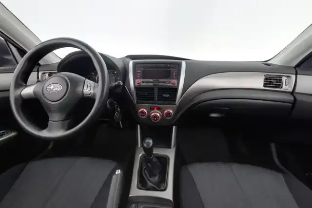 Harmaa Maastoauto, Subaru Forester – SPZ-414