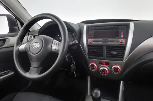Harmaa Maastoauto, Subaru Forester – SPZ-414