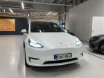 Valkoinen Maastoauto, Tesla Model Y – SRC-984, kuva 1
