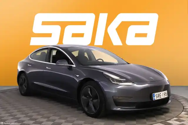 Harmaa Sedan, Tesla Model 3 – SRE-195