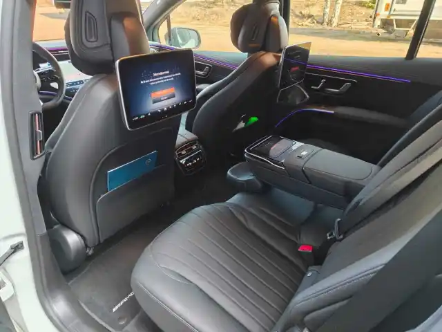 Valkoinen Maastoauto, Mercedes-Benz EQS SUV – SRE-944
