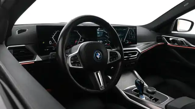 Sininen Sedan, BMW I4 M50 – SRH-105