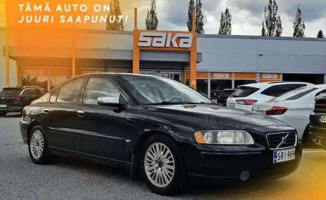 Sininen Sedan, Volvo S60 – SRI-969