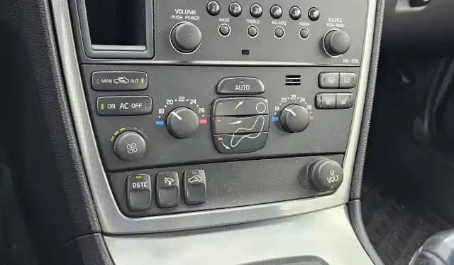 Sininen Sedan, Volvo S60 – SRI-969